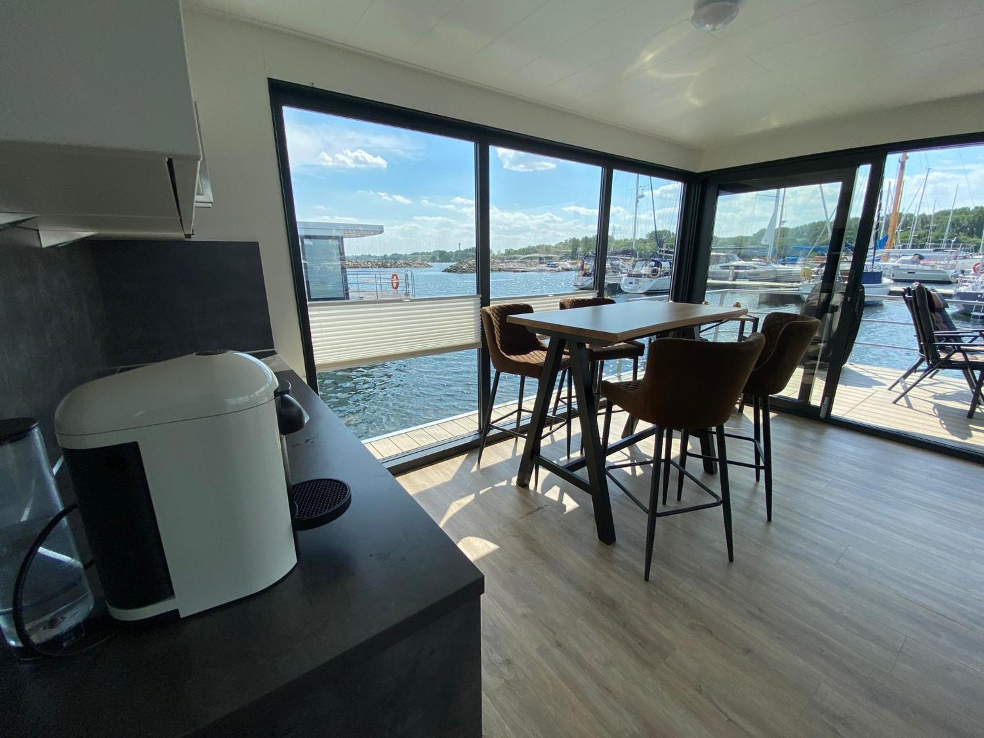 Urlaub Auf Dem Wasser Mit Einmaligen Ausblick - Well Hausboote Boltenhagen 10 Екстериор снимка